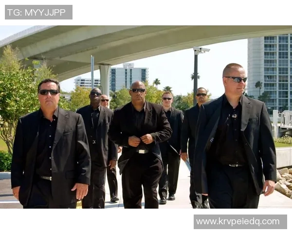 足球明星背后的守护者盘点各大球星的保镖故事与传奇